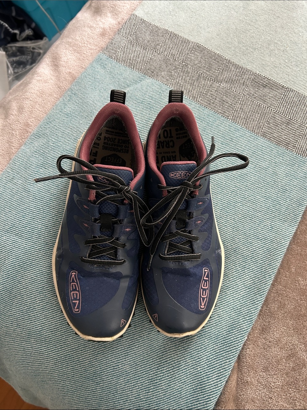 Keen Women's Waterproof Trail Sneaker, Navy with Pink Trim, W8